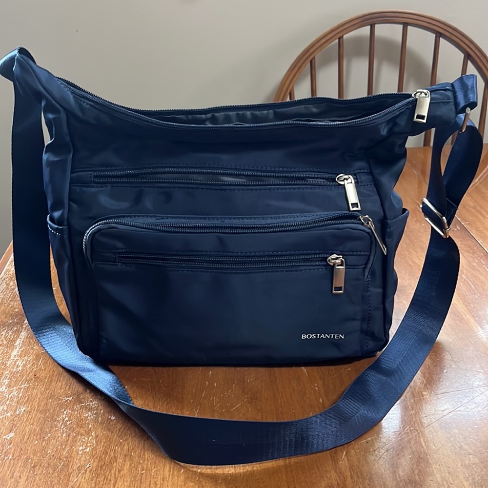 NWOT • Bostanten Crossbody Bag